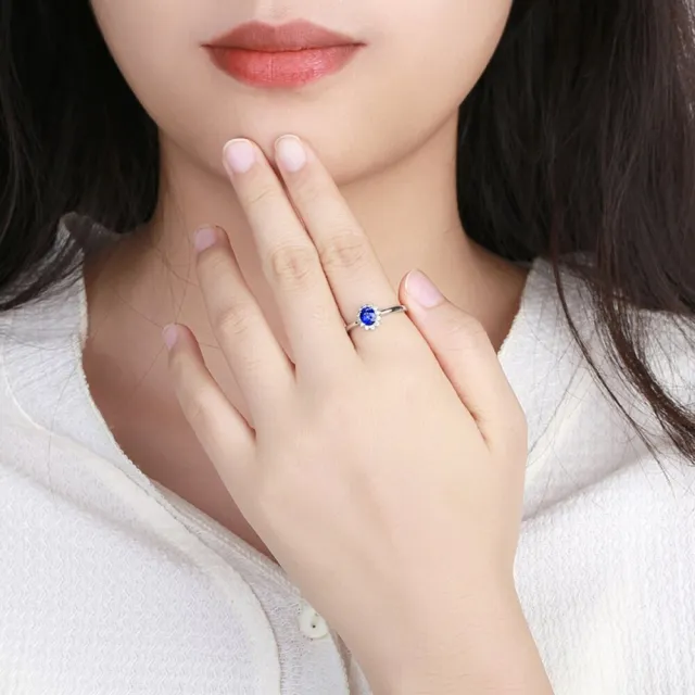 海斯珠寶 68分天然藍寶石 18K白金鑽石戒指 橢圓形切割 經典黛妃款 輕奢皇室風格 精湛鑲嵌工藝