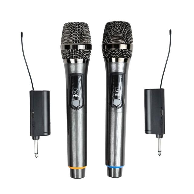 ifive if-VF02 ifive VF02 無線動圈式手持麥克風二入組,專為家庭K歌、家用音響、會議及戶外活動設計。無線傳輸,黑色系外觀輕巧(431g),尺寸28x10.5x6.3cm。配件齊全含接收器x2、充電線x2、防滾架x2、海綿套x2及說明書。中國製造,享1年保固,NCC認證碼CCAH22LP9170T2,提供穩定清晰音質,適合各種場合使用。