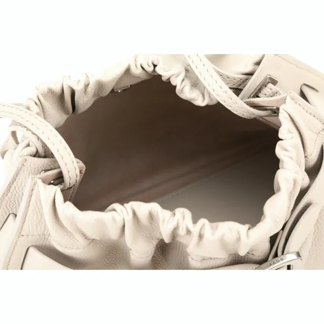 【BOYY】SCRUNCHY 粒面小牛皮方釦帶肩 斜背包-米灰色