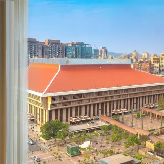 【凱撒大飯店】板橋凱撒大飯店 蓮花餐廳平日週一至週二吃到飽午或晚餐券2張組*