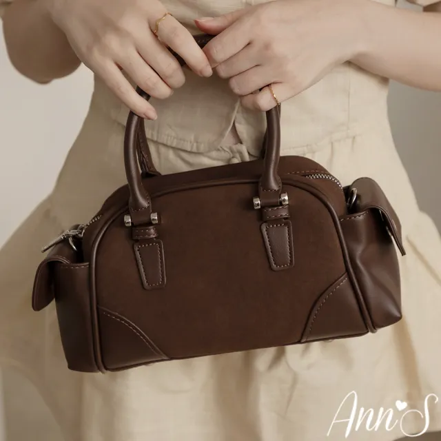 【Ann’S】韓系復古感-細絨雙口袋時髦保齡球包(附長背帶)-咖