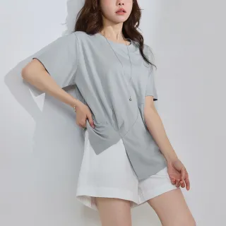 【OB 嚴選】涼感冰絲防曬彈力側打褶開衩上衣 《AB21199》 適 2L~4L