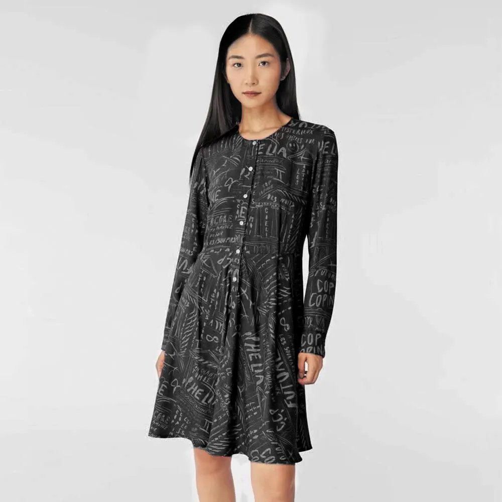 【ICHE 衣哲】Cop.Copine 滿版LOGO手繪塗鴉字母洋裝(2色)