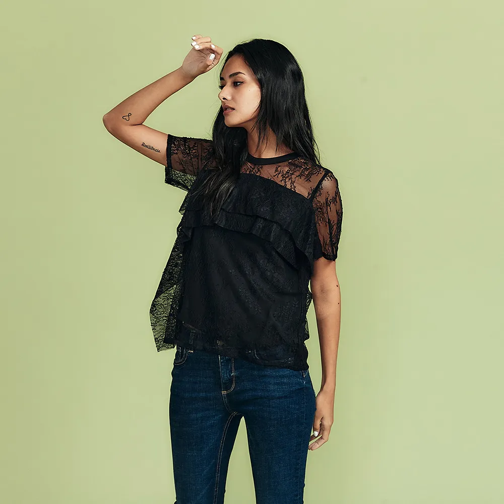 【ICHE 衣哲】Cop.Copine 法國原裝進口層次微透視感蕾絲拼接短袖上衣