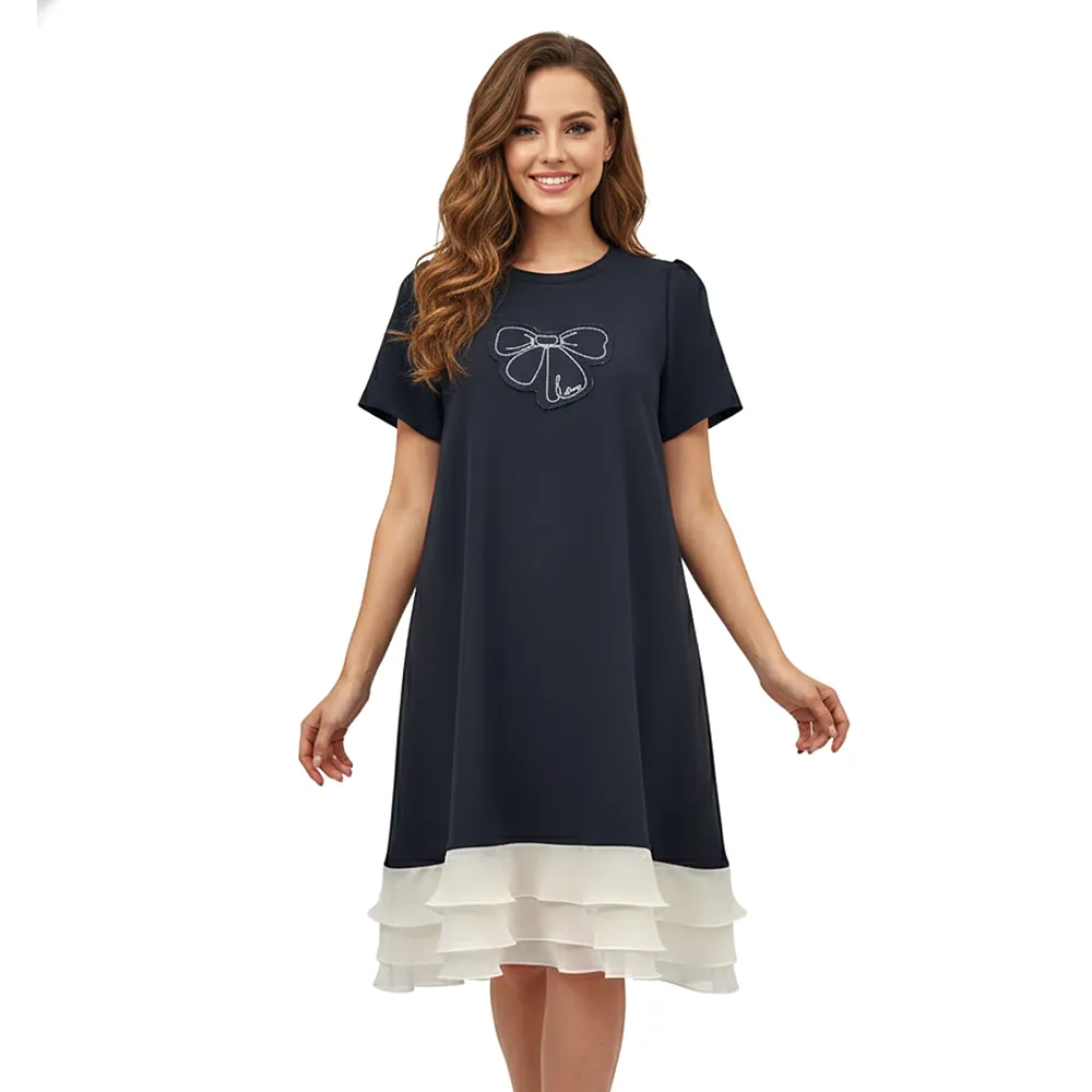 【MON’S】蝴蝶繡花波浪下襬空氣棉洋裝(直)