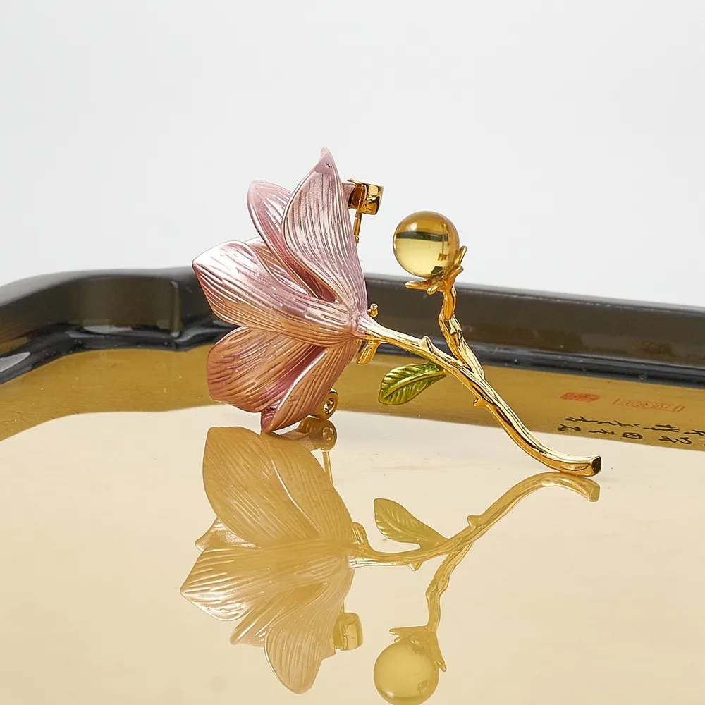 【勝弘珠寶】多明尼加藍珀玉蘭花胸針-7mm(藍珀胸針)