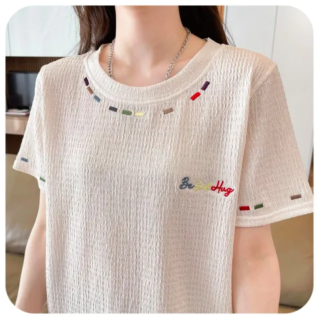 【AKARA】涼感織布透氣提花彩虹雨刺繡圓領短袖上衣 中大尺碼 M-2XL