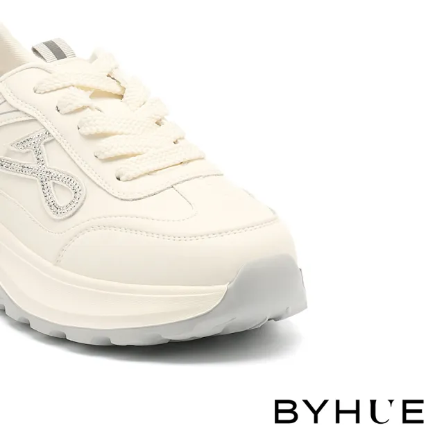 【BYHUE】精緻率性線條燙鑽牛皮綁帶軟芯微Q底厚底休閒鞋(銀)