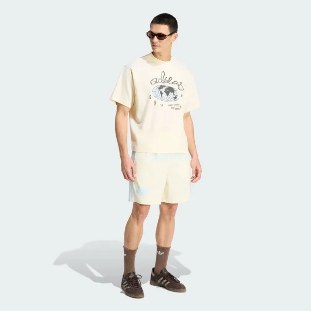【adidas 愛迪達】短袖上衣 男 亞規 ILLUST GFX TEE 米白 KU9207