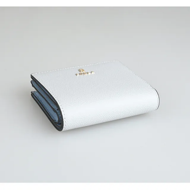 【FURLA 芙拉】FURLA Camelia雷雕鍍金字LOGO小牛皮4卡按釦式零錢短夾(水晶白x灰藍)