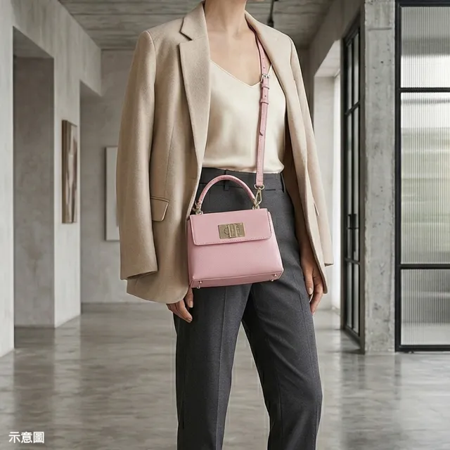 【FURLA 芙拉】FURLA 1927拱門LOGO荔枝紋小牛皮旋鈕釦斜背兩用包(迷你/粉紅)