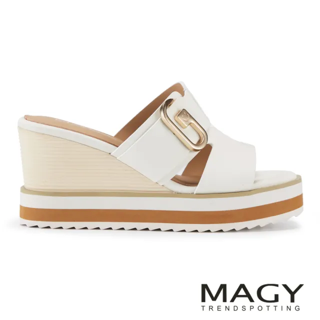 【MAGY】牛皮金屬裝飾厚底楔型涼拖鞋 白色