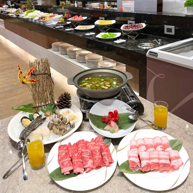 【礁溪中天溫泉渡假飯店】2人晚餐吃到飽+湯屋90分鐘泡湯券(假日2人+660.YOUBON)