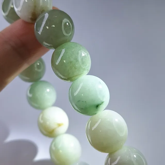 【鵝娘翡翠】天然A貨翡翠 緬甸玉 溫潤飄花清雅潤綠 手珠 珠串 A7093099 翡翠手串