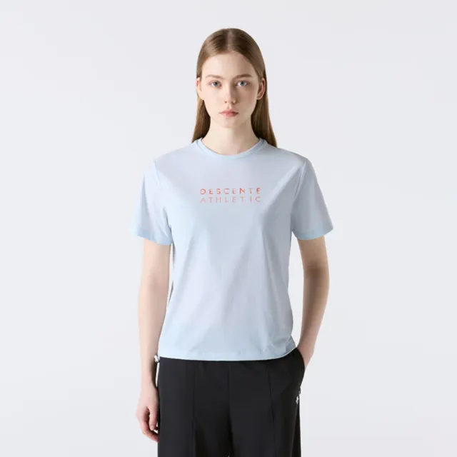 【DESCENTE】短袖上衣 女 快排 WOMEN COOLING WOVEN SHORT SLEEVE T-SHIRTS 淡藍 SR122PTS32-LBLU