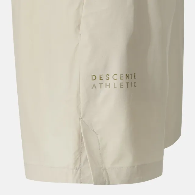 【DESCENTE】短褲 女 運動褲 快排 WOMEN 4.5 WOVEN HALF PANTS 卡其 SR122PHP21-BEIG
