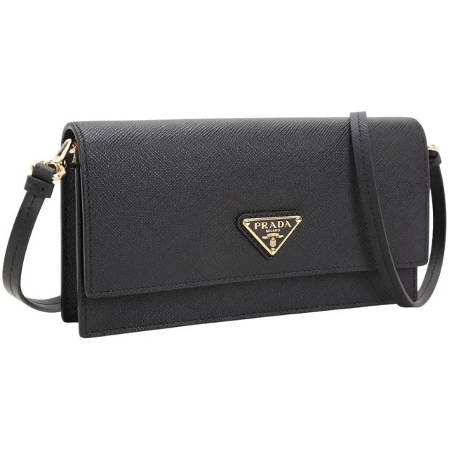 【PRADA 普拉達】Saffiano 三角牌防刮牛皮翻蓋長夾 斜背包-黑色