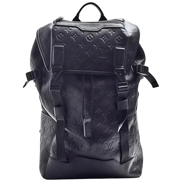 【Louis Vuitton 路易威登】M24776經典Getaway系列Monogram Shadow小牛皮壓紋後背包(黑色)