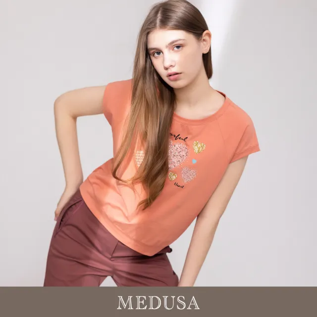 【MEDUSA 曼度莎】現貨-粉嫩橘粉多彩亮片愛心T恤（M-XL）｜短袖T恤 休閒上衣 女生T恤