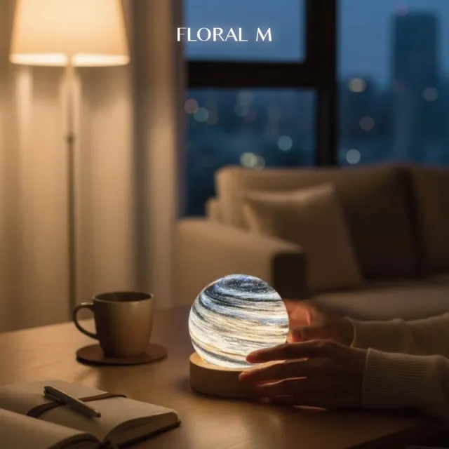【Floral M】宇宙晚安星球小夜燈（浪漫氛圍燈/療癒光影/送禮首選)
