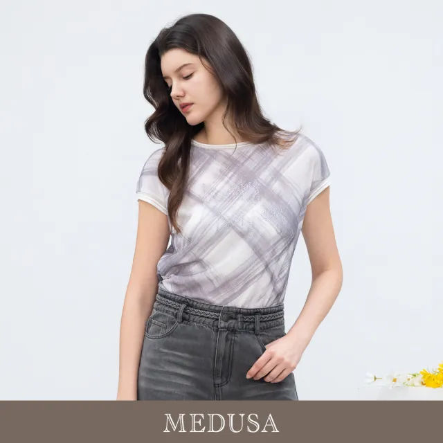 【MEDUSA 曼度莎】現貨-淡灰格紋水鑽字母上衣(M-XL)|短袖上衣 休閒穿搭