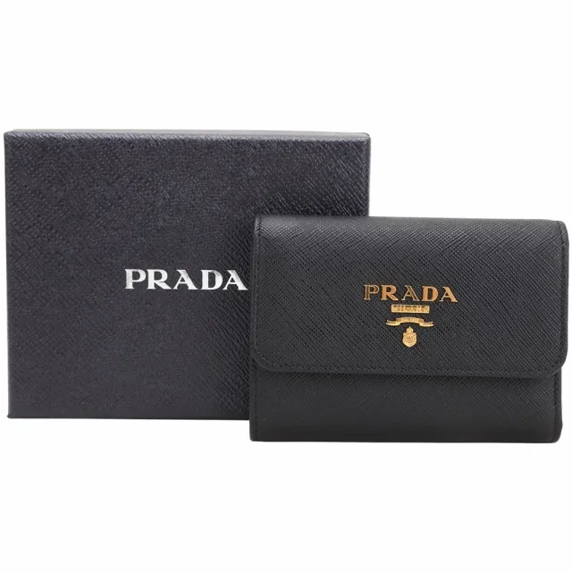 【PRADA 普拉達】Saffiano 浮刻字防刮牛皮三折釦式短夾-黑色