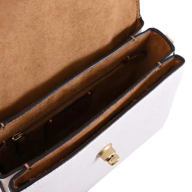 【COACH】CASSIE 19 品牌C字轉釦荔枝皮革翻蓋兩用包(白)