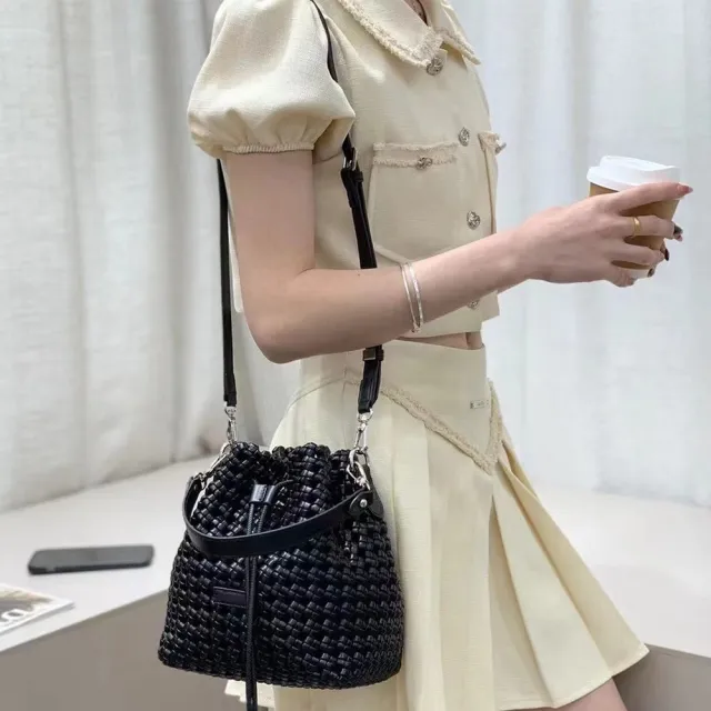【EMMA SUE】雙11 束口包 通勤包 多隔層 質感禮物 韓系 側背包 包包 水桶包 腋下包 編織包 小香 