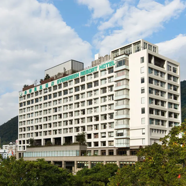 【礁溪長榮鳳凰酒店】8/5限搶!雙人高級洋室客房一泊二食早晚餐(贈2位未滿7歲以下免費吃住)