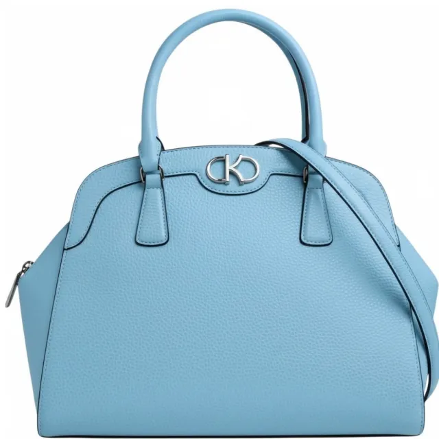 【KATE SPADE】金屬立體LOGO荔枝紋皮革大蝙蝠包 手提斜背兩用包(天空藍)
