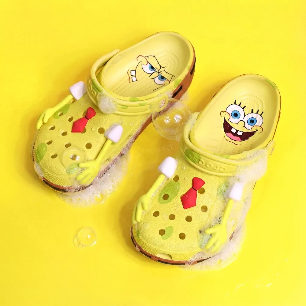 【Crocs】洞洞鞋 Spongebob Classic Clog 男鞋 女鞋 海綿寶寶 香蕉黃 涼拖鞋(2098247HD)