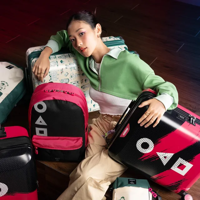 【AMERICAN TOURISTER 美國旅行者】SQUID GAME魷魚遊戲聯名18吋輕量PC+ABS防盜拉鍊行李箱/登機箱(兩款可選)