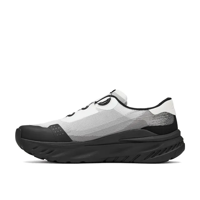 【Clarks】男鞋 微風跑-Zeph Run Rad男款織物旋鈕扣輕量厚底運動鞋 休閒鞋 增高鞋(黑色/灰色)(CLM87365C)