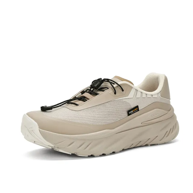 【Clarks】男鞋 微風跑-Zeph Trek Go織物全織面抗撕裂輕盈透氣厚底運動鞋 休閒鞋 增高鞋(沙色)(CLM88169C)