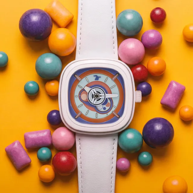 【SEVENFRIDAY】Bubble Gum 泡泡糖 陶瓷框多彩噴漆面盤機械錶-47.6x47mm(P1C/06)