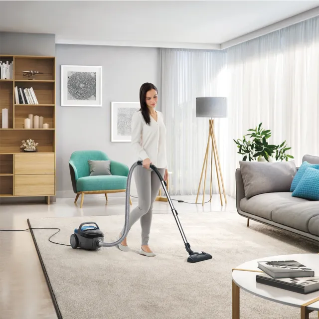 【Electrolux 伊萊克斯】雙11限定 CompactGo 輕量小旋風集塵盒吸塵器(Z1233 天空藍)