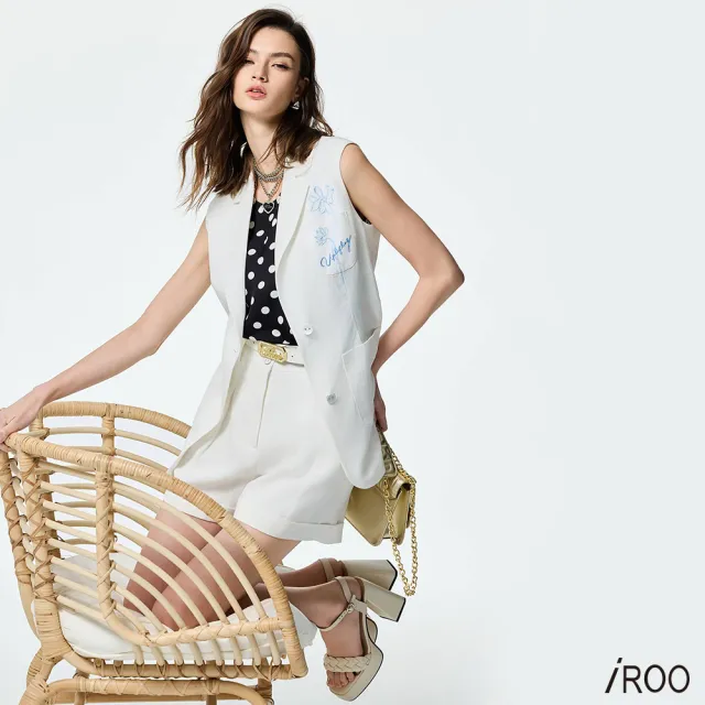 【iROO】白色棉麻背心式外套