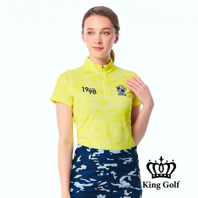 【KING GOLF】網路限定款-女款迷彩底紋刺繡印花立領拉鍊POLO衫/高爾夫球衫-黃色