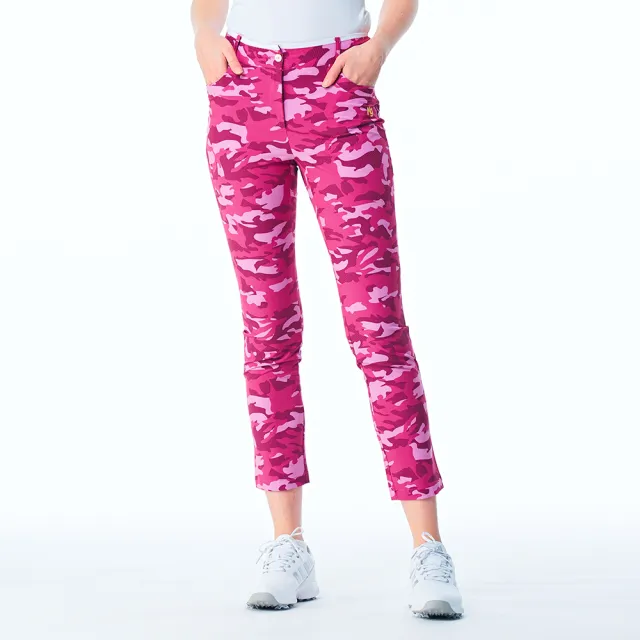 【KING GOLF】網路限定款-女款立體皇冠刺繡滿版數位迷彩印圖舒適修身休閒長褲/高爾夫球褲-桃紅色