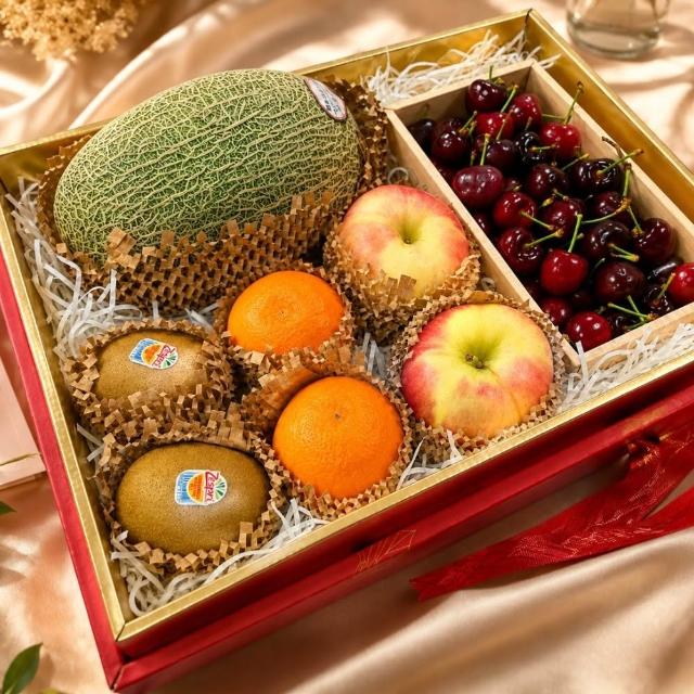 【RealShop】哈密瓜1顆+奇異果2顆+蜜柑2顆+蘋果2顆+空運櫻桃 共約2.3kg*1盒(臻選禮盒C 水果禮盒 端午送禮)