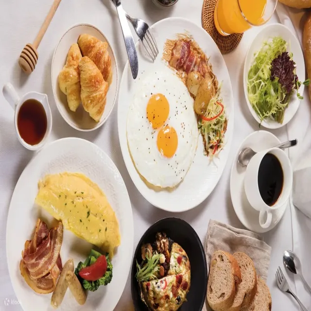 礁溪中天溫泉飯店｜指定假日不加價!4大2小家庭房一泊一食★贈Happy Hour下午茶