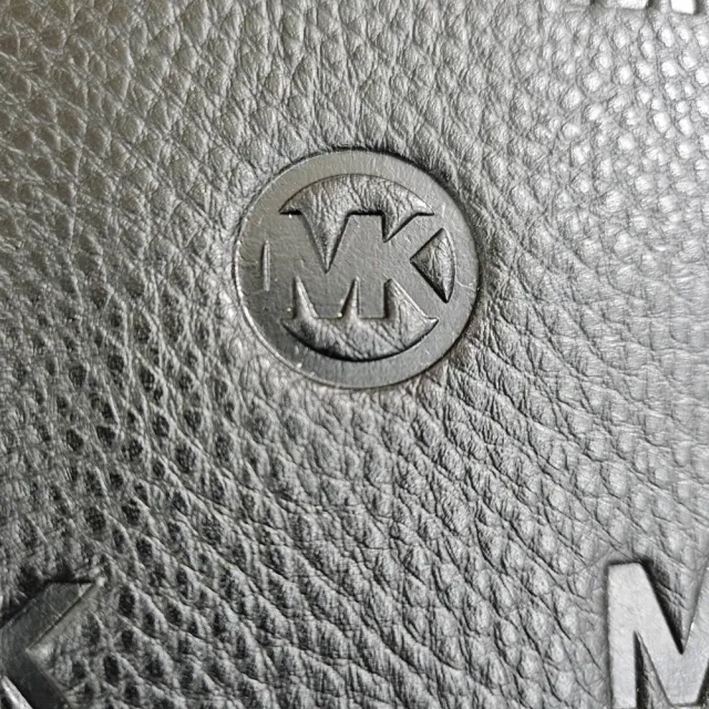 【Michael Kors】mk 專櫃新款圓型壓印logo薄對開拉鍊零錢袋長夾禮盒組贈原廠紙袋