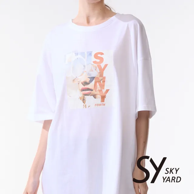 【SKY YARD】網路限定款-拉克蘭印花長版T恤短袖上衣-白色
