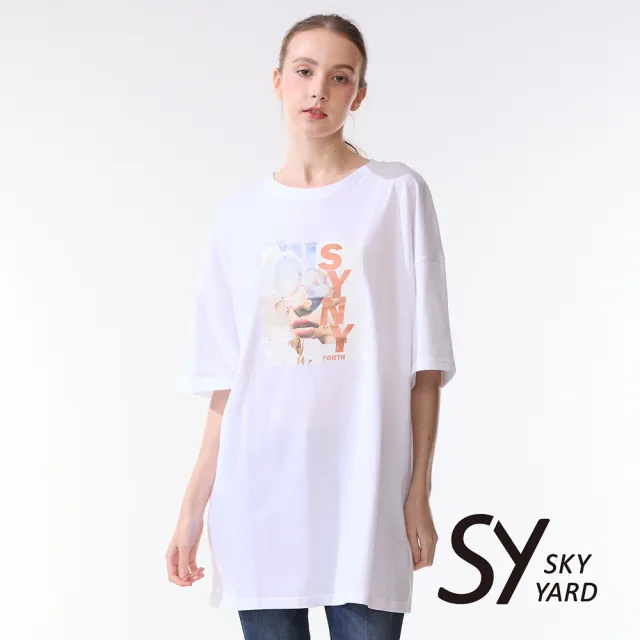 【SKY YARD】網路限定款-拉克蘭印花長版T恤短袖上衣-白色