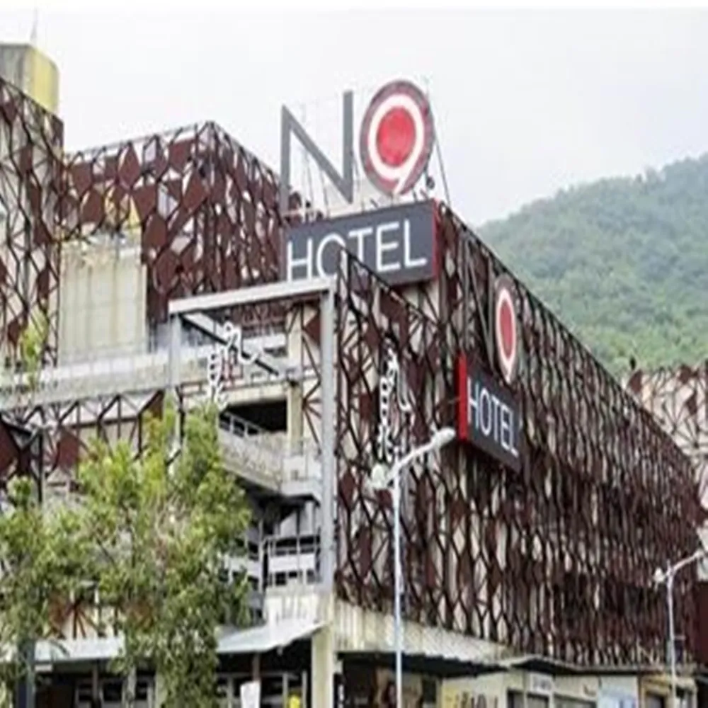 【礁溪9號溫泉旅店】玩客雙人房一泊一食含早餐+溫泉魚泡腳(一大床/二小床)