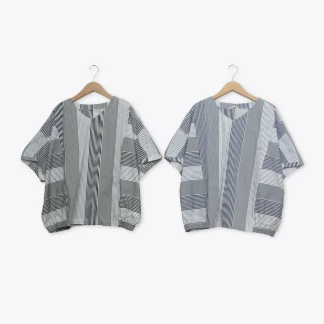 【MOSS CLUB】小V領直條紋氣球涼感上衣 藍 黑