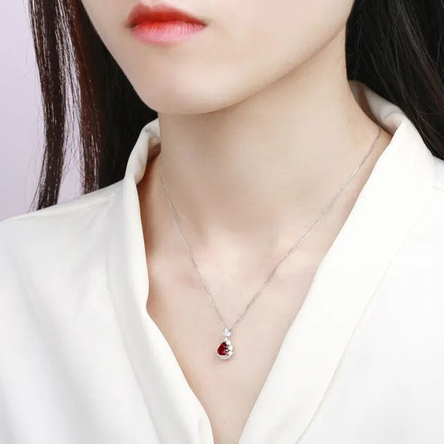 海斯珠寶 1.1克拉天然無燒鴿血紅寶石項鍊 18K白金鑽石 梨形切割 豪華水滴鑽圍鑲設計 莫桑比克彩寶