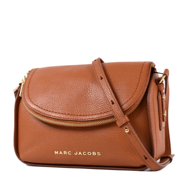 【MARC JACOBS】荔枝紋拉鍊暗層磁吸釦翻蓋斜背包-煙燻棕