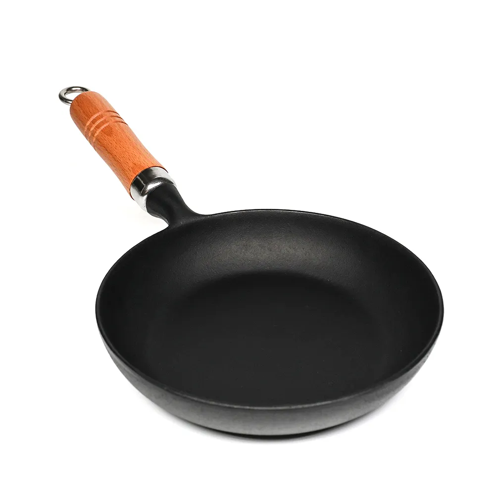 【福介商店】日本鑄鐵鍋南部鐵器 岩鑄 歐姆蛋木柄平底鍋 18cm(IH爐可用鍋 平底鍋 炒鍋 煎鍋)