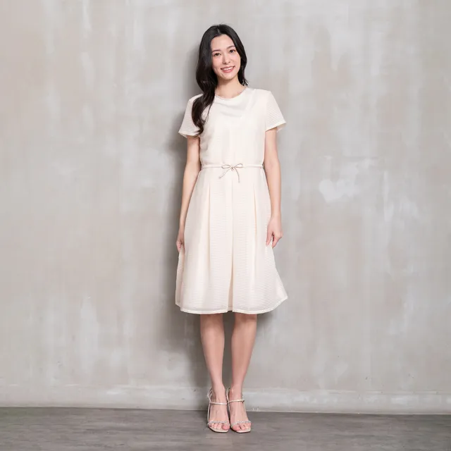 【perng yuh 芃諭名品】微光剪影 條紋緹花 洋裝（附腰帶）(2026 SS Collection｜5A春夏新品上市)